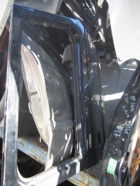 Mercedes Benz - DOOR - RIGHT FRONT